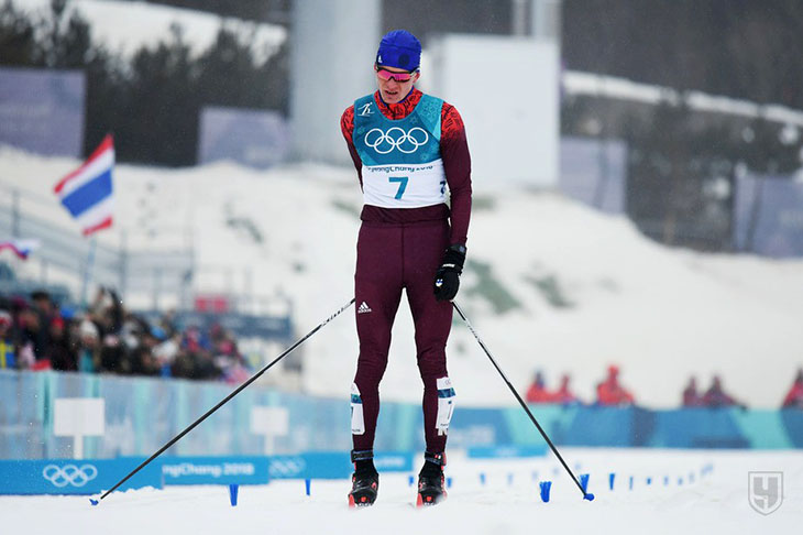 Большунов завоевал серебро в лыжной гонке на 50 км