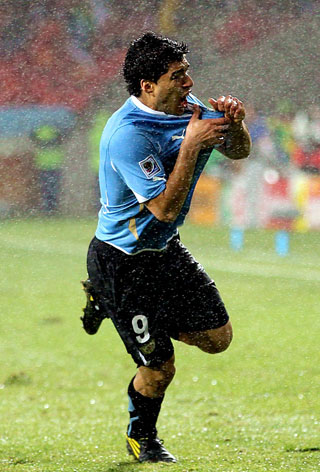 Уругвай - Корея  2-1  2010