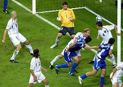 Евро 2004 1/2 финала Греция-Чехия 1:0. Гол Греции!!!