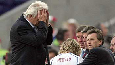 Евро 2004 1/2 финала Греция-Чехия 1:0. Слезы Карела Брюкнера!