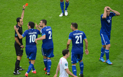 Польша-Греция 1:1 Евро 2012, Не справедливое удаление игрока Греции!