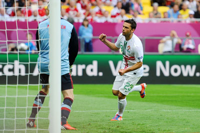 Дания-Португалия 2:3 Евро 2012, Второй гол Португалии Элдер ПОШТИГА.