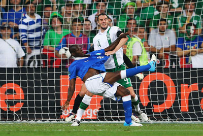 Евро 2012 Италия-Ирландия 2:0. Балотелли, самый красивый гол!