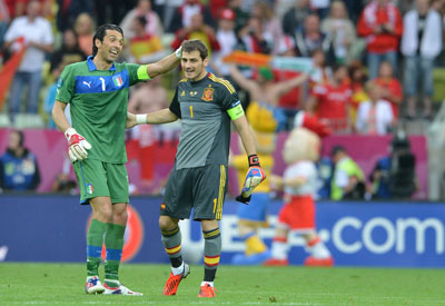 Испания-Италия 1:1 Евро 2012, Два вратаря, две легенды, Буффон и Касильяс.