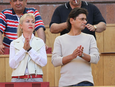 Леонид Федун с супругой на матче с Краснодаром.