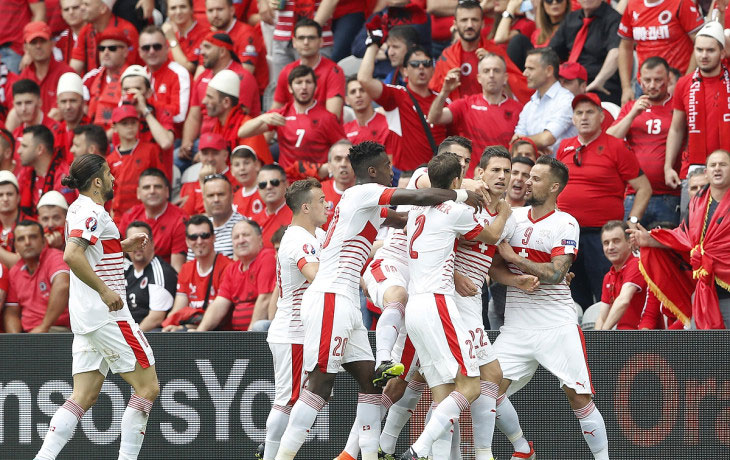 Швейцария еле-еле победила Албанию