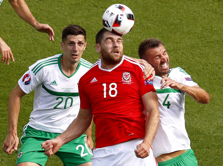 Чемпионат Европы 1/8 финала Уэльс – Северная Ирландия – 1:0.