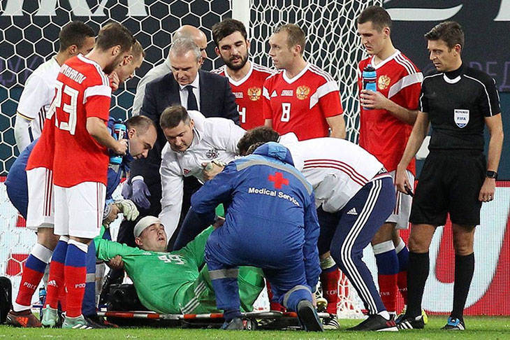Россия - Испания 3-3 травма вратаря Лунёва