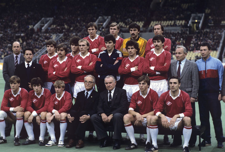 «Спартак» — чемпион СССР 1987 года. Шмаров – второй справа в нижнем ряду