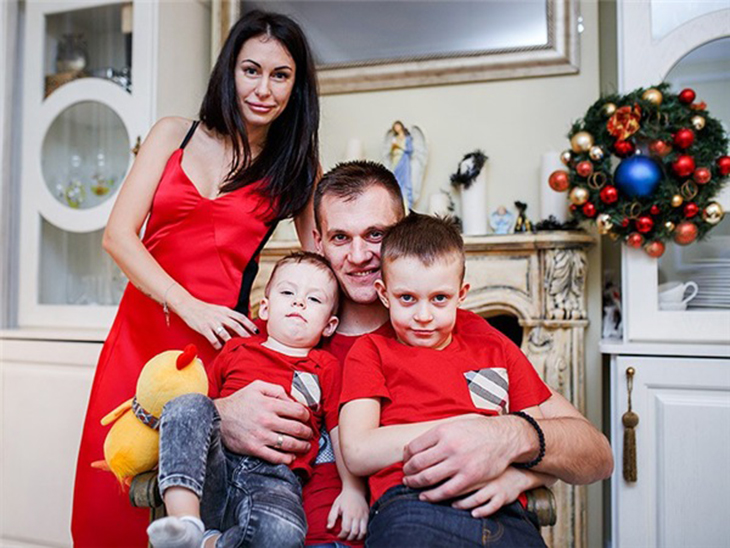 Артём Ребров и его семья